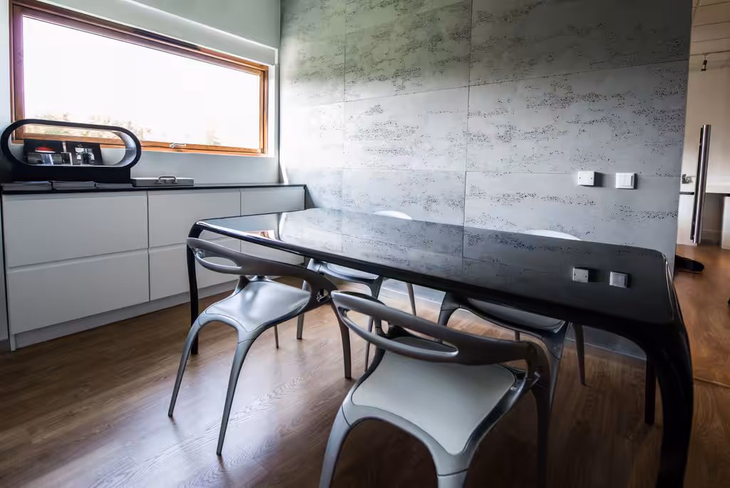 Beton architektoniczny w sali konferencyjnej