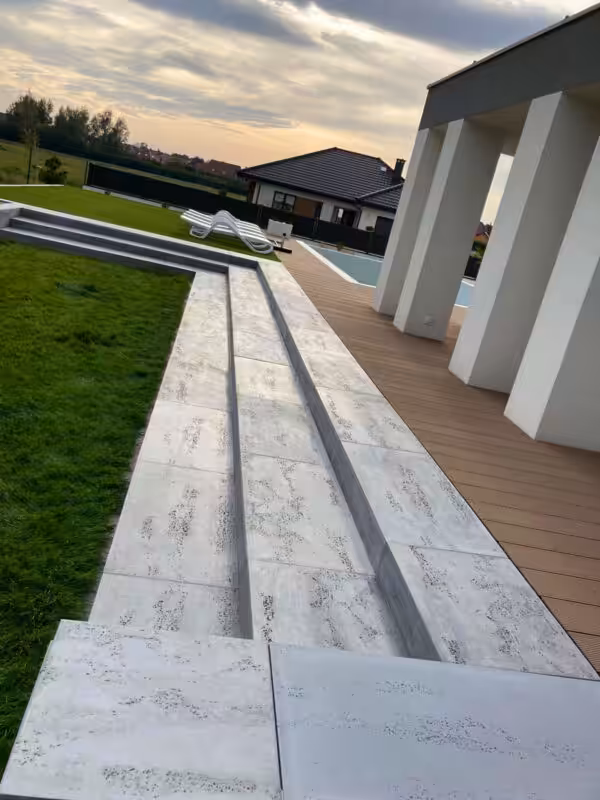 Klej do montażu płyt betonowych na posadzkach